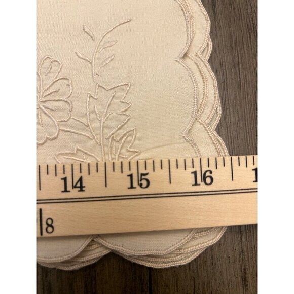 Vintage Embroidered Linen Square Doily With Scalloped Edges Set of 11 - Picture 3 of 4